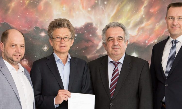 Freuen sich auf die Partnerschaft zwischen OHB und astrofactum Christian Wiederer (COO) und Heiko Wilkens (CEO) von astrofactum sowie OHB SE Vorstand Dr. Fritz Merkle und Marcus Schneider, General Counsel der OHB SE