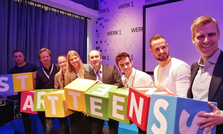 Hubert Aiwanger bei Startup-Teens im Werk1 in München