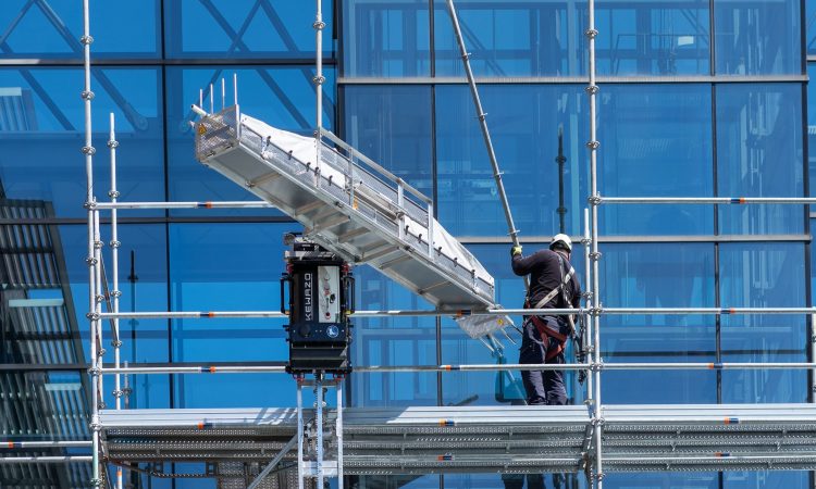 Der Liftbot von Kewazo im Einsatz.