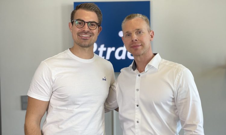 Der 2trde-CEO Johannes Stoffel und der neue Country Manager für die Niederlande Jeroen Kamer (v.l.)