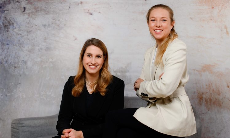 Die Edurino-Gründerinnen Irene Klemm und Franziska Meyer (v.l.)